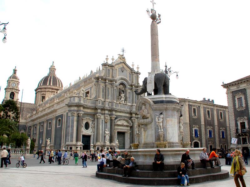 카타니아 두오모 광장