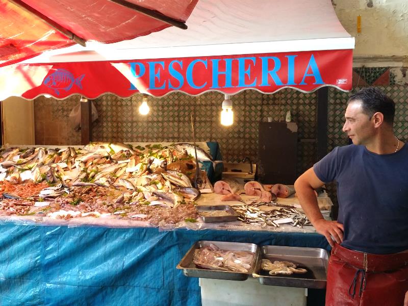 카타니아 어시장