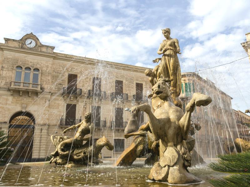 시라쿠사 아르테미스 광장