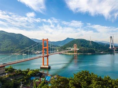 남해대교 충렬사