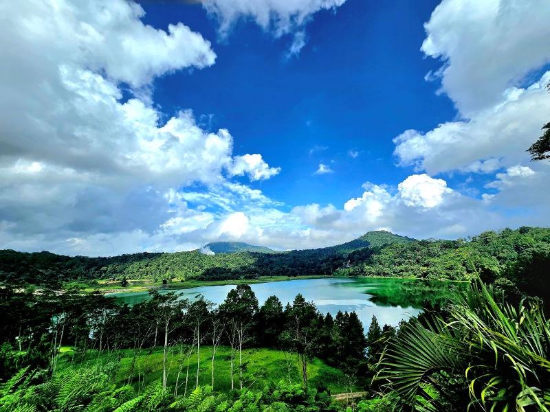 마나도_리노우호수