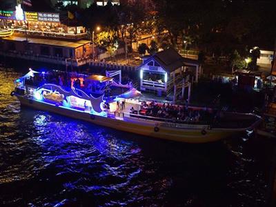 욧시암 나이트 보트