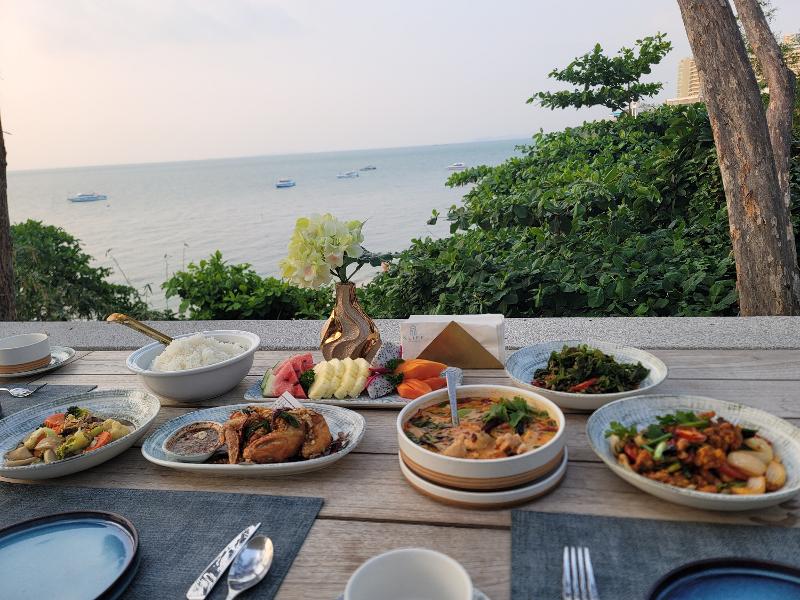 클리프 비치클럽