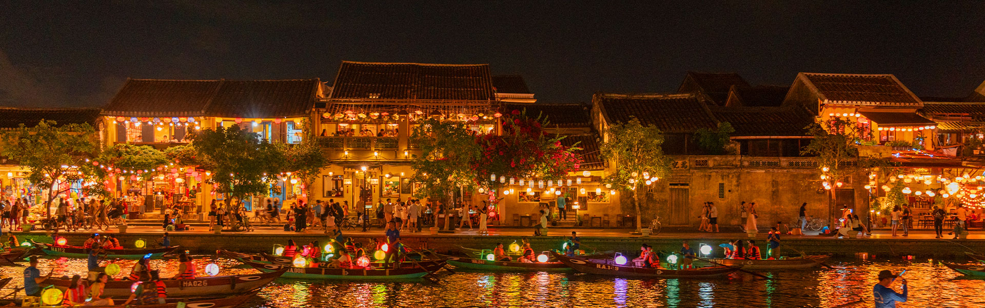호이안 등불 빛과