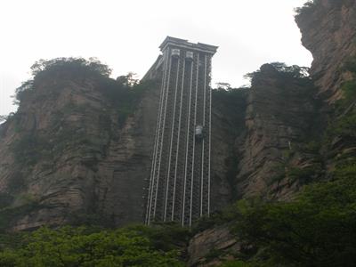 백룡 엘리베이터