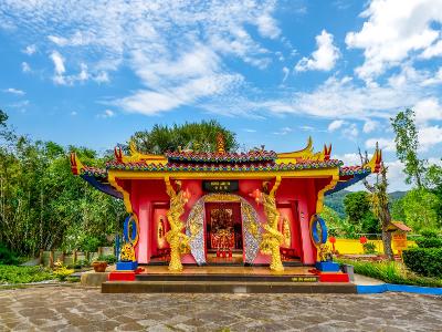 마나도 에카야나